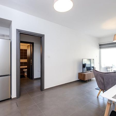 Book Me Now Central Flat Larnaca Exterior photo