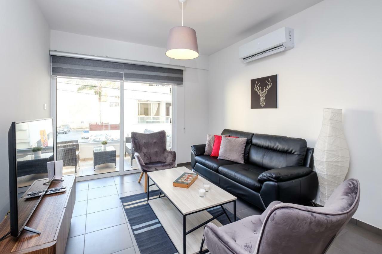 Book Me Now Central Flat Larnaca Exterior photo
