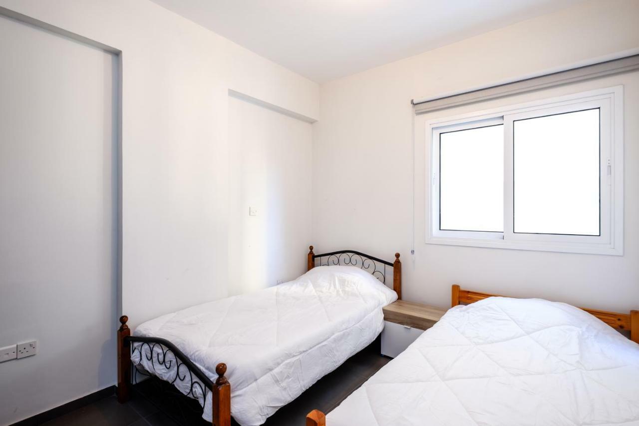 Book Me Now Central Flat Larnaca Exterior photo
