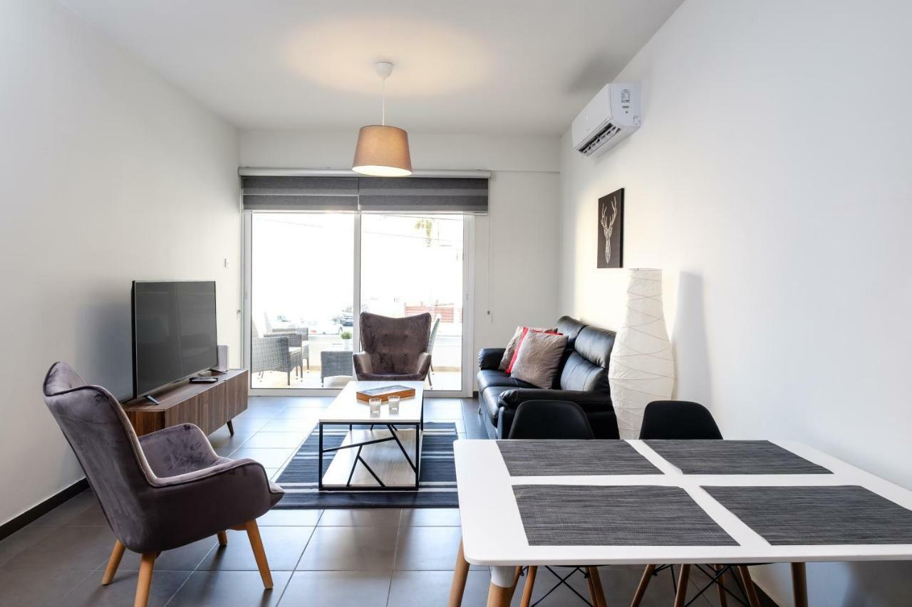 Book Me Now Central Flat Larnaca Exterior photo