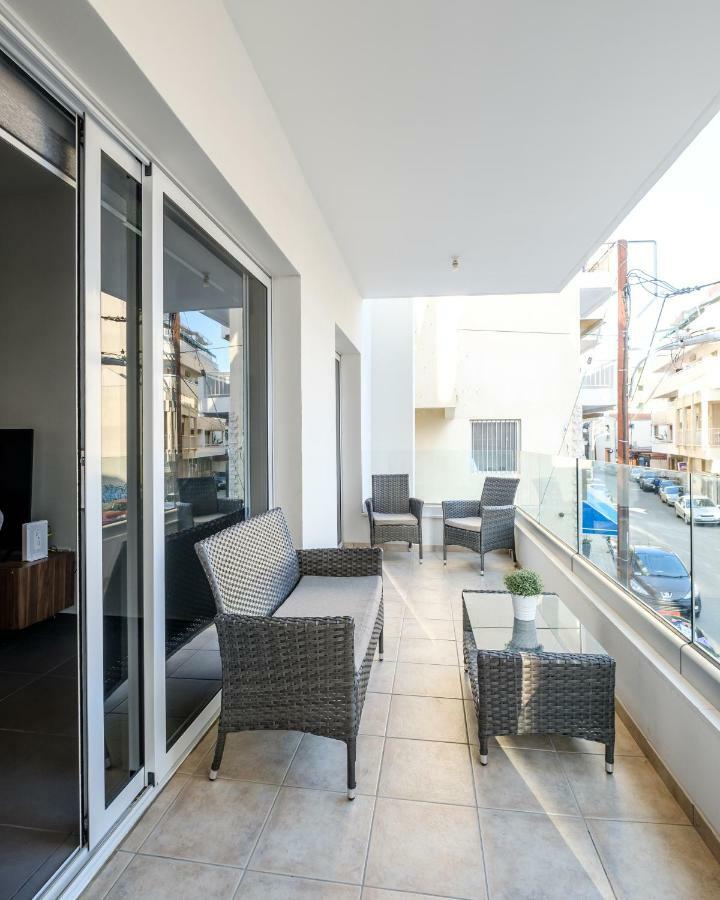 Book Me Now Central Flat Larnaca Exterior photo