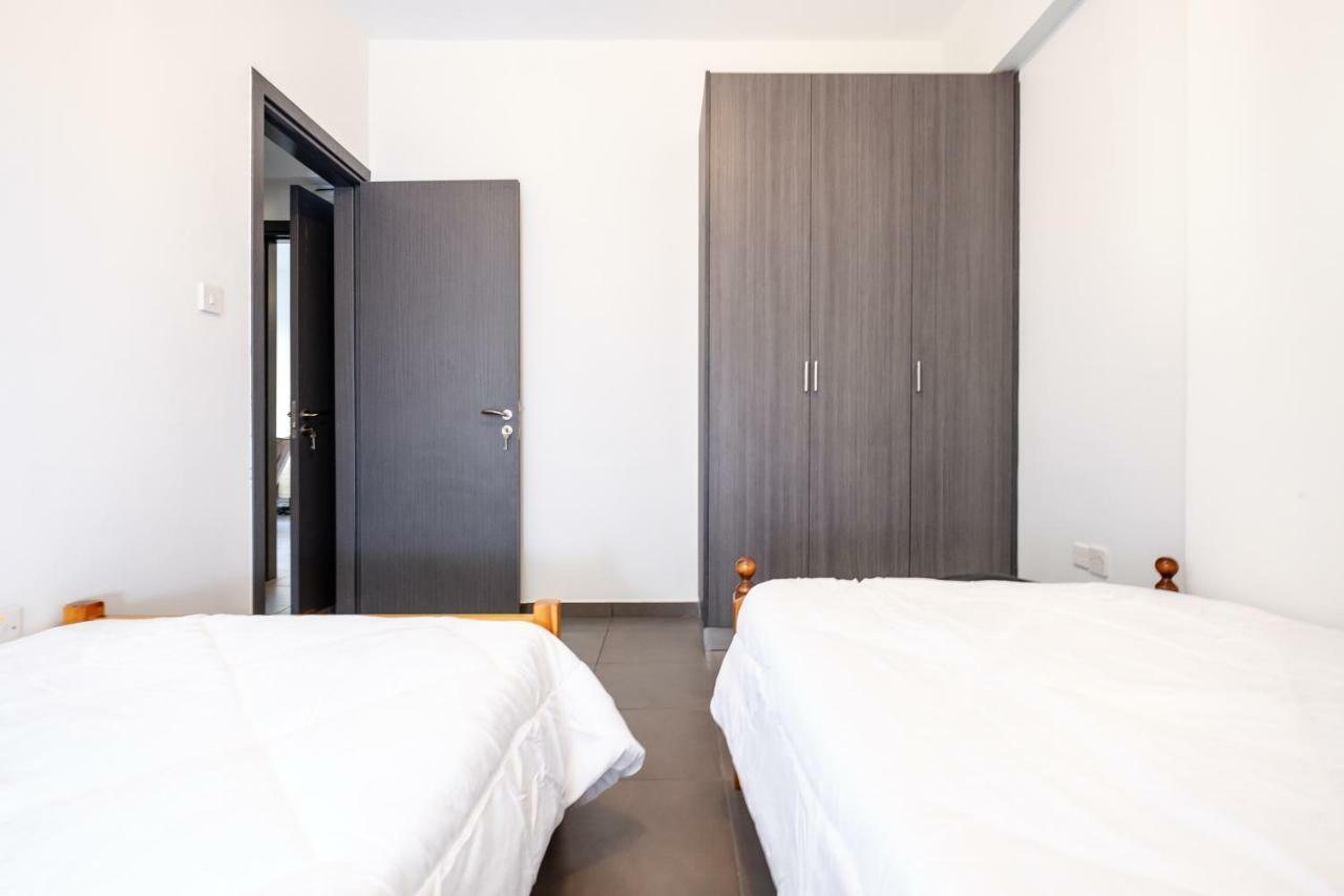 Book Me Now Central Flat Larnaca Exterior photo