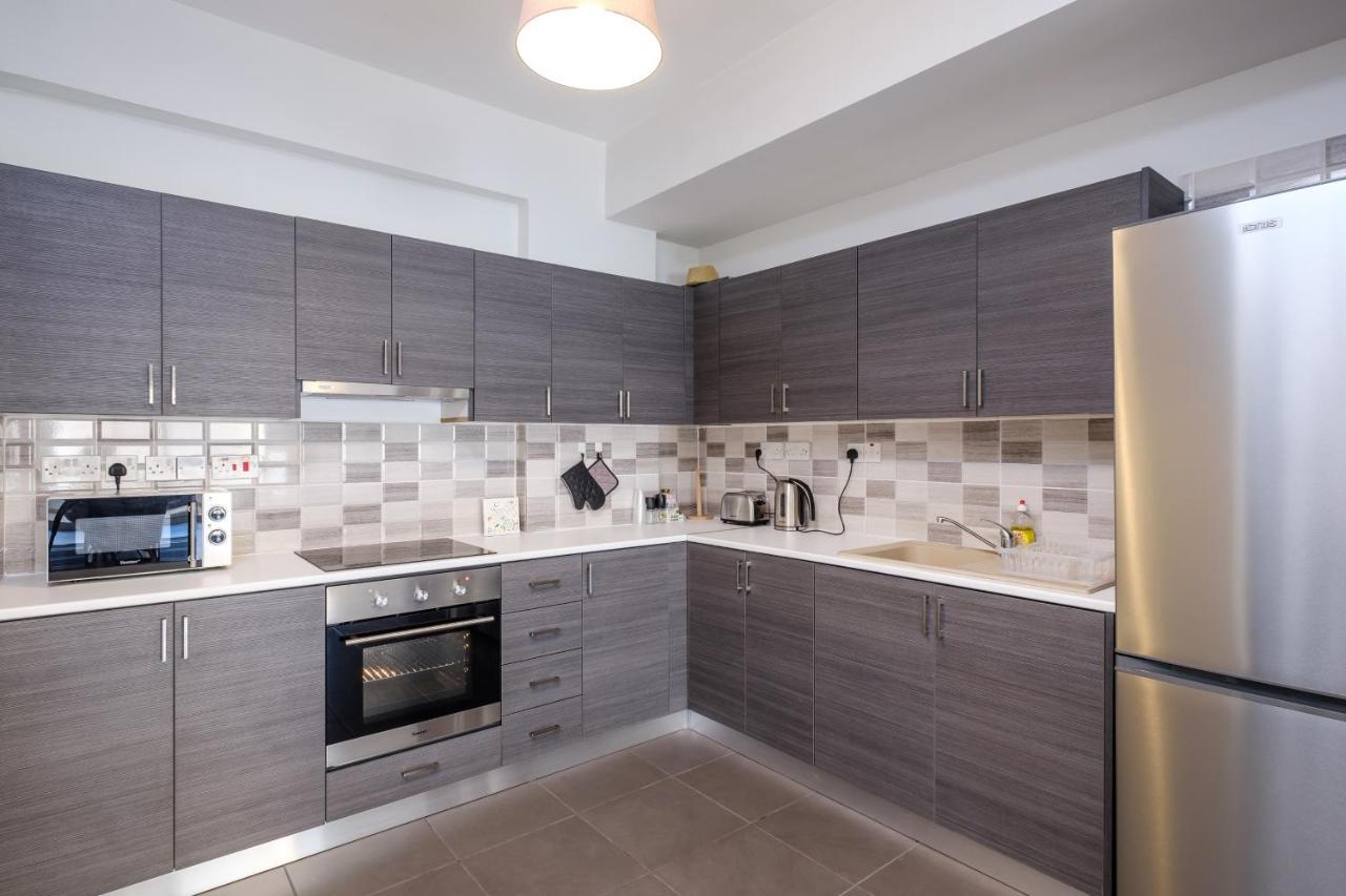 Book Me Now Central Flat Larnaca Exterior photo